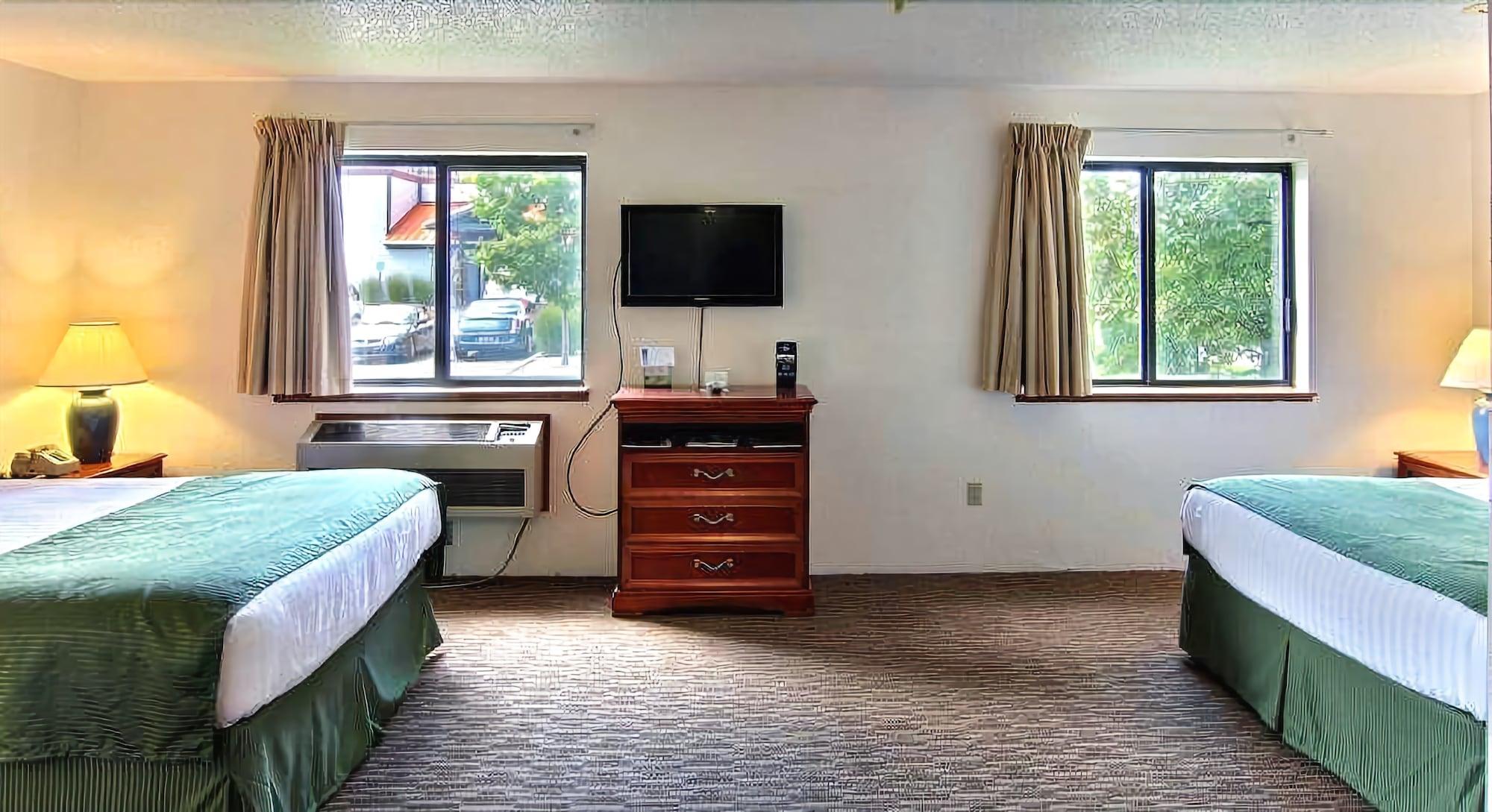 Days Inn & Suites By Wyndham Traverse City Kültér fotó