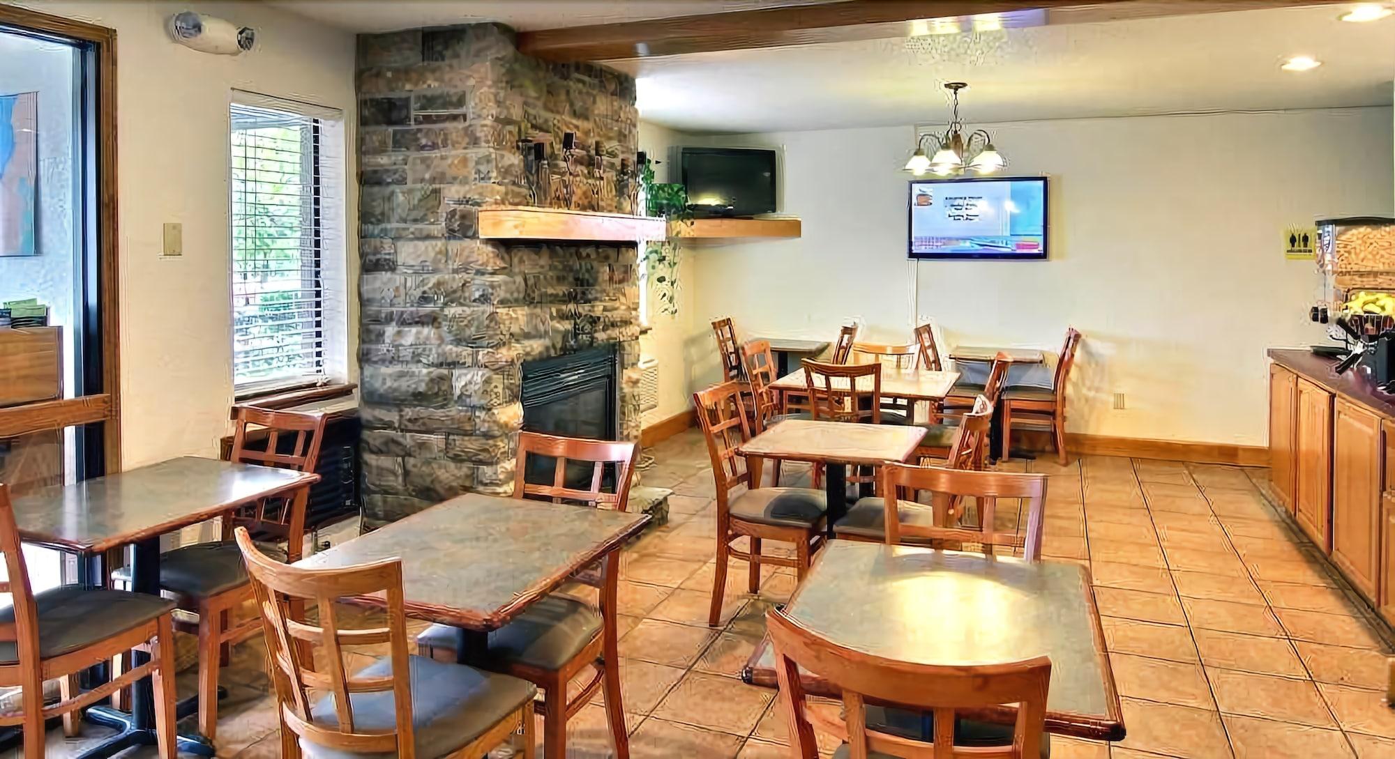 Days Inn & Suites By Wyndham Traverse City Kültér fotó