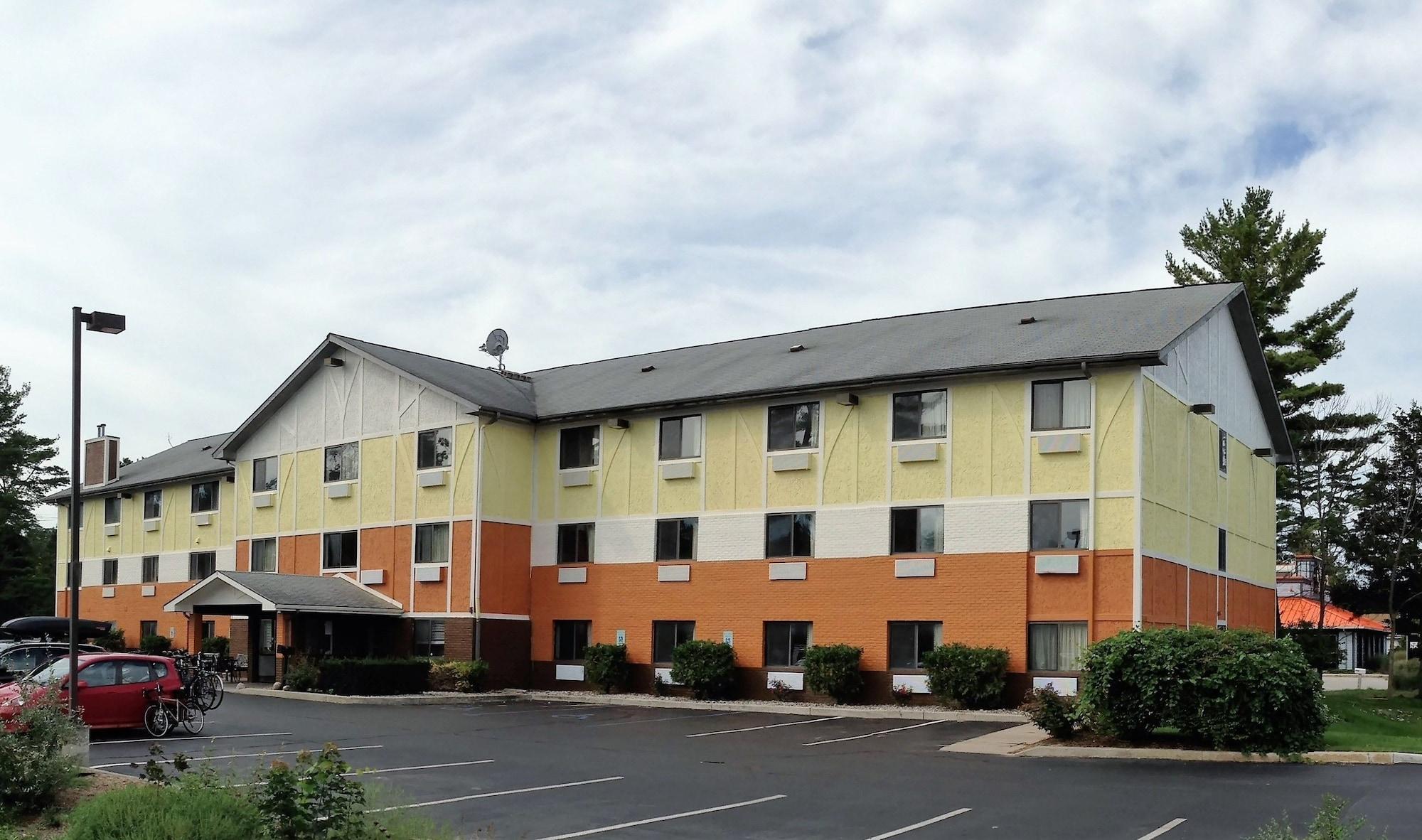 Days Inn & Suites By Wyndham Traverse City Kültér fotó