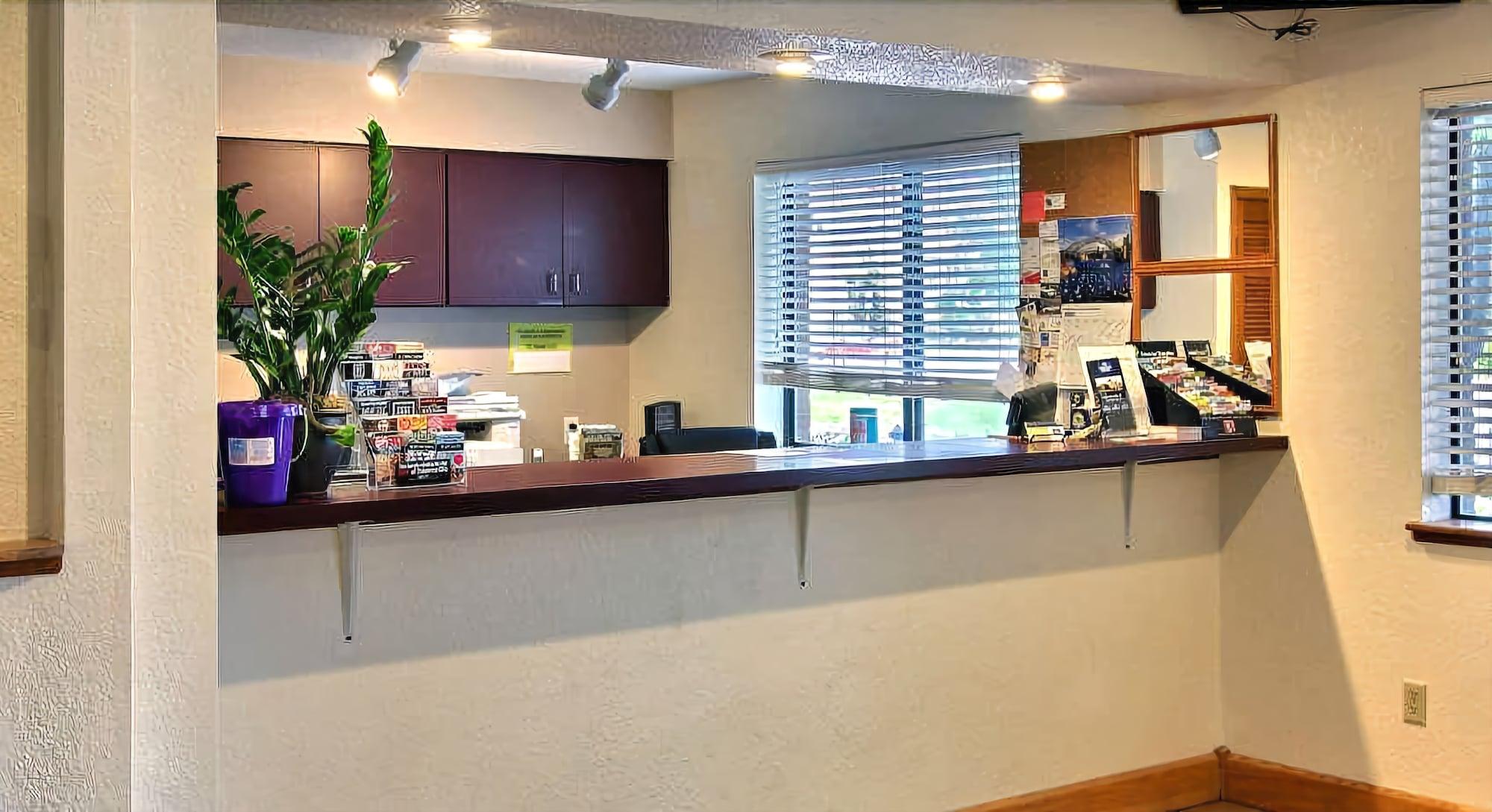 Days Inn & Suites By Wyndham Traverse City Kültér fotó