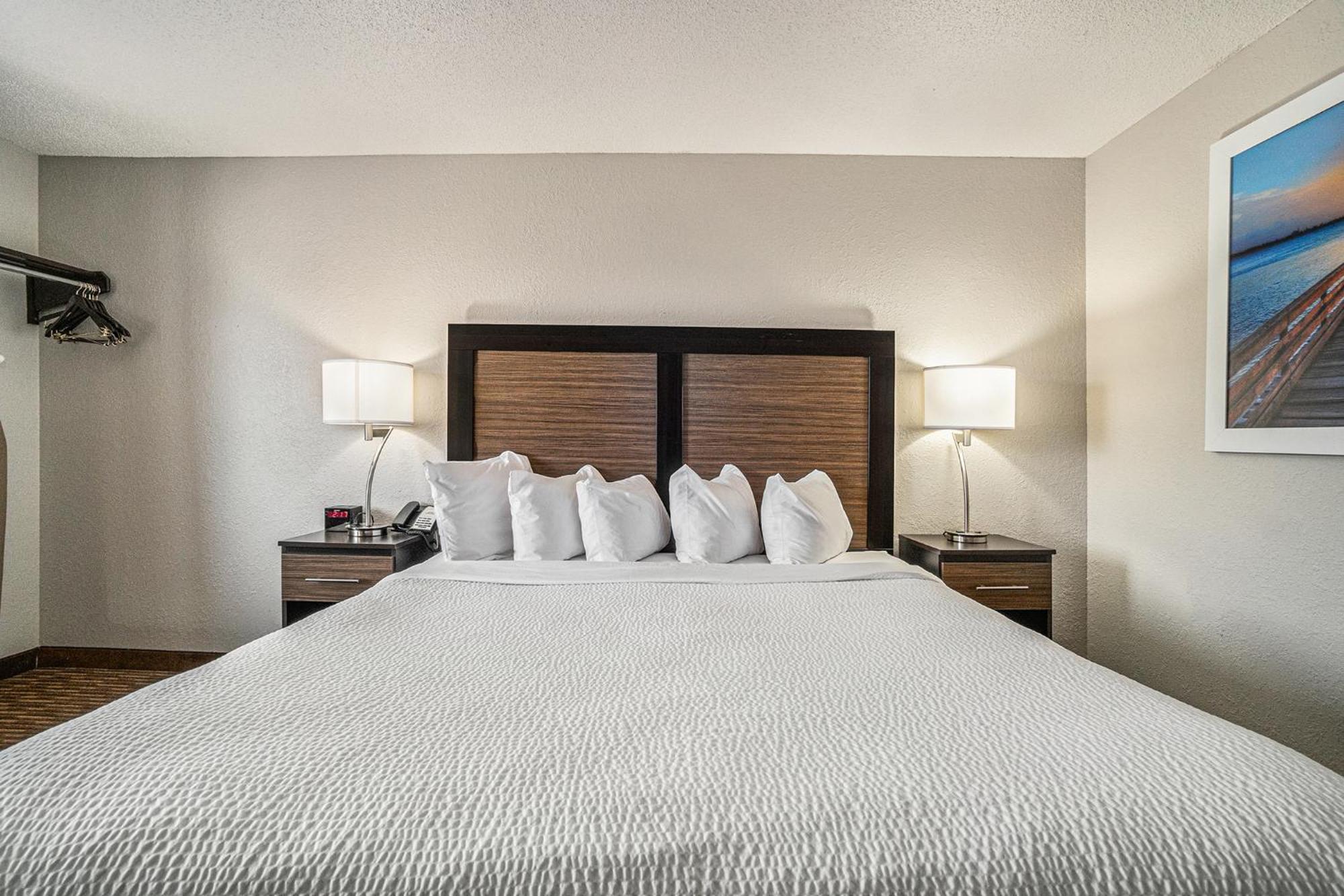 Days Inn & Suites By Wyndham Traverse City Kültér fotó