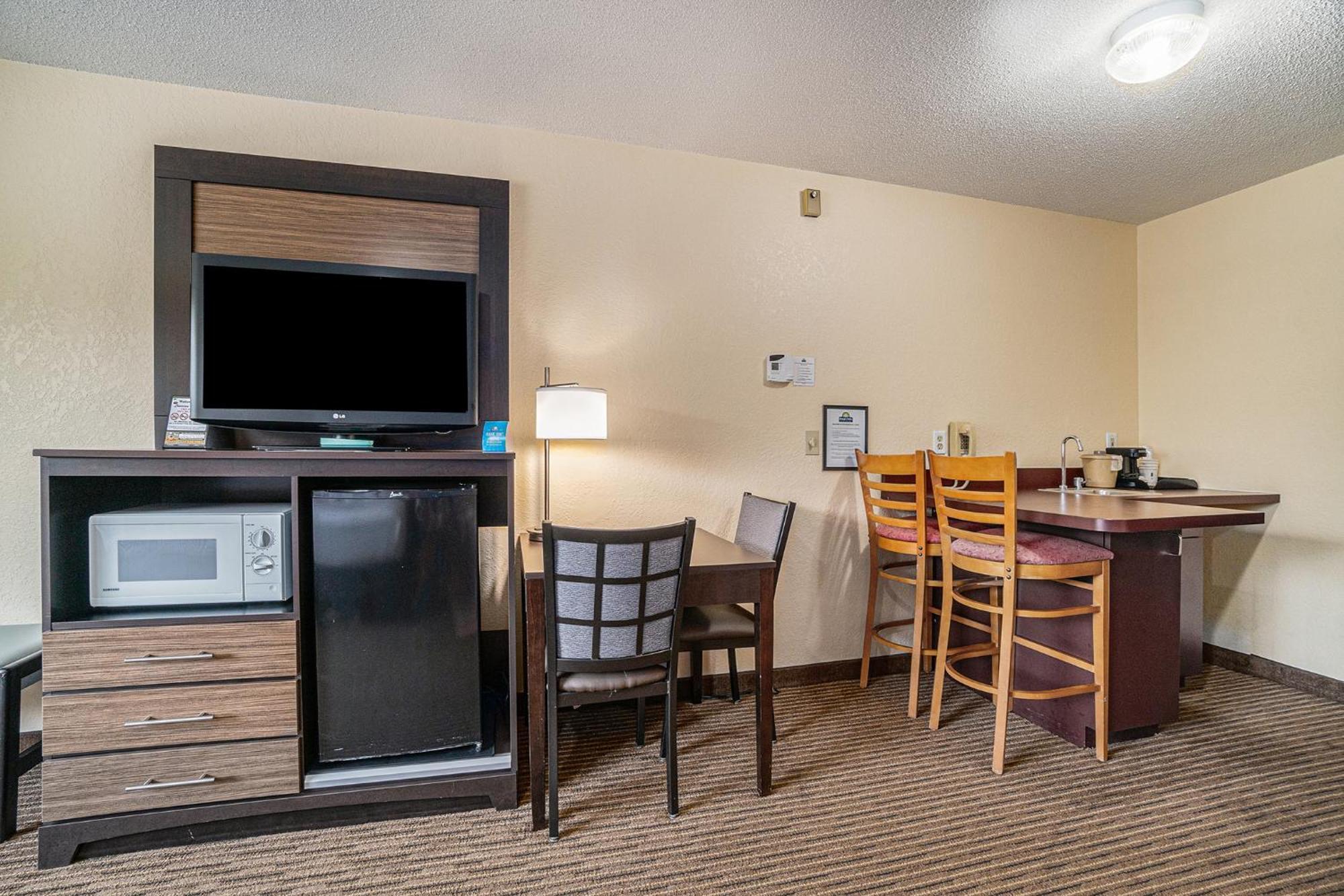 Days Inn & Suites By Wyndham Traverse City Kültér fotó