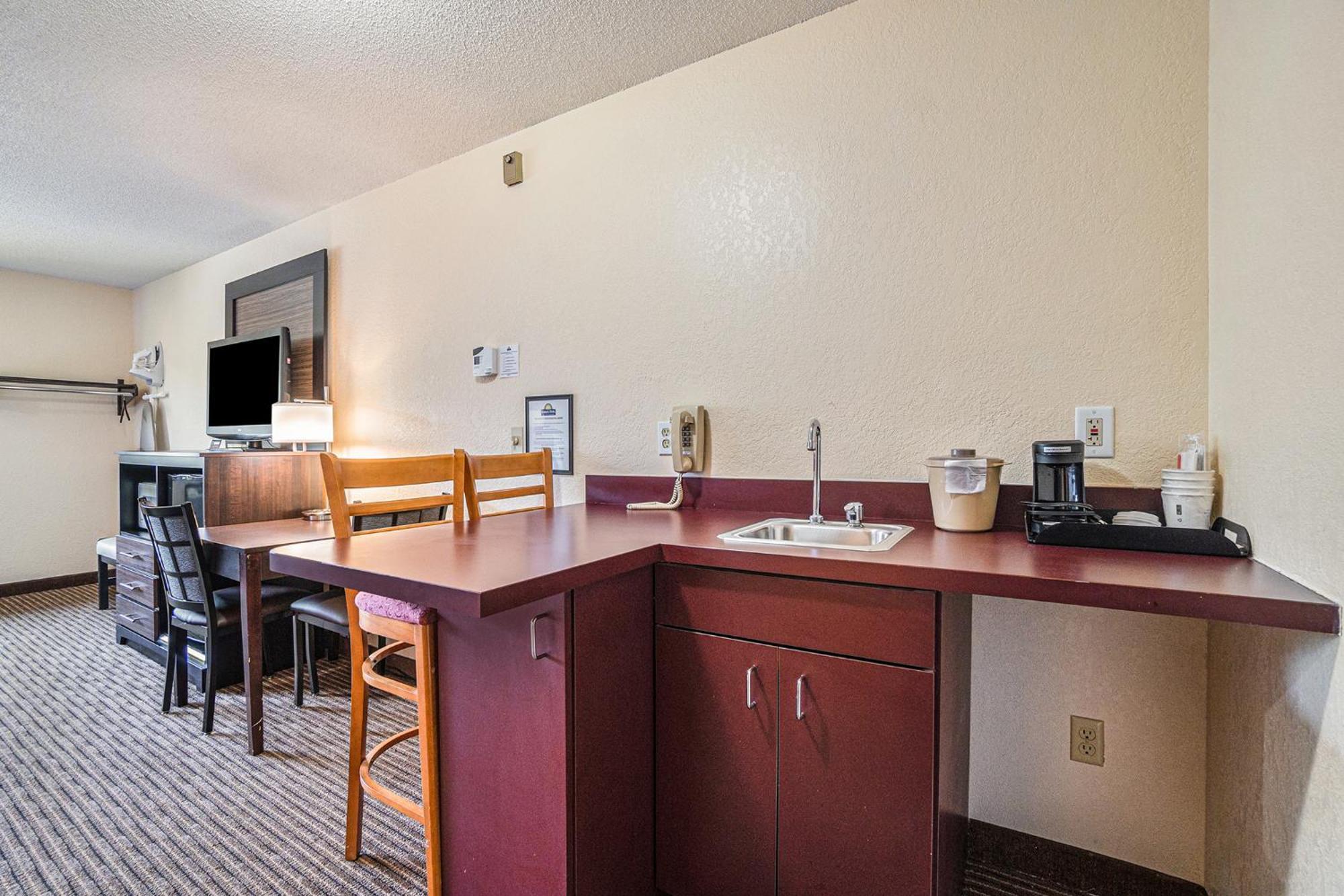 Days Inn & Suites By Wyndham Traverse City Kültér fotó