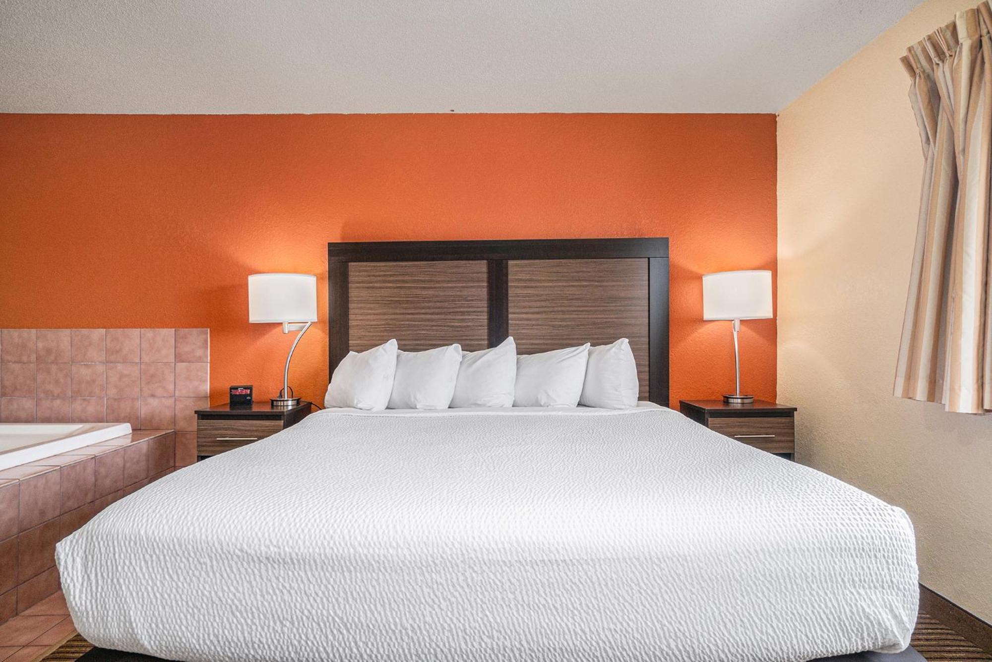 Days Inn & Suites By Wyndham Traverse City Kültér fotó