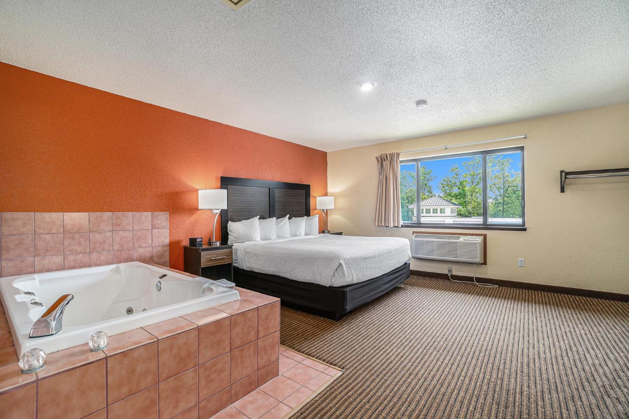 Days Inn & Suites By Wyndham Traverse City Kültér fotó