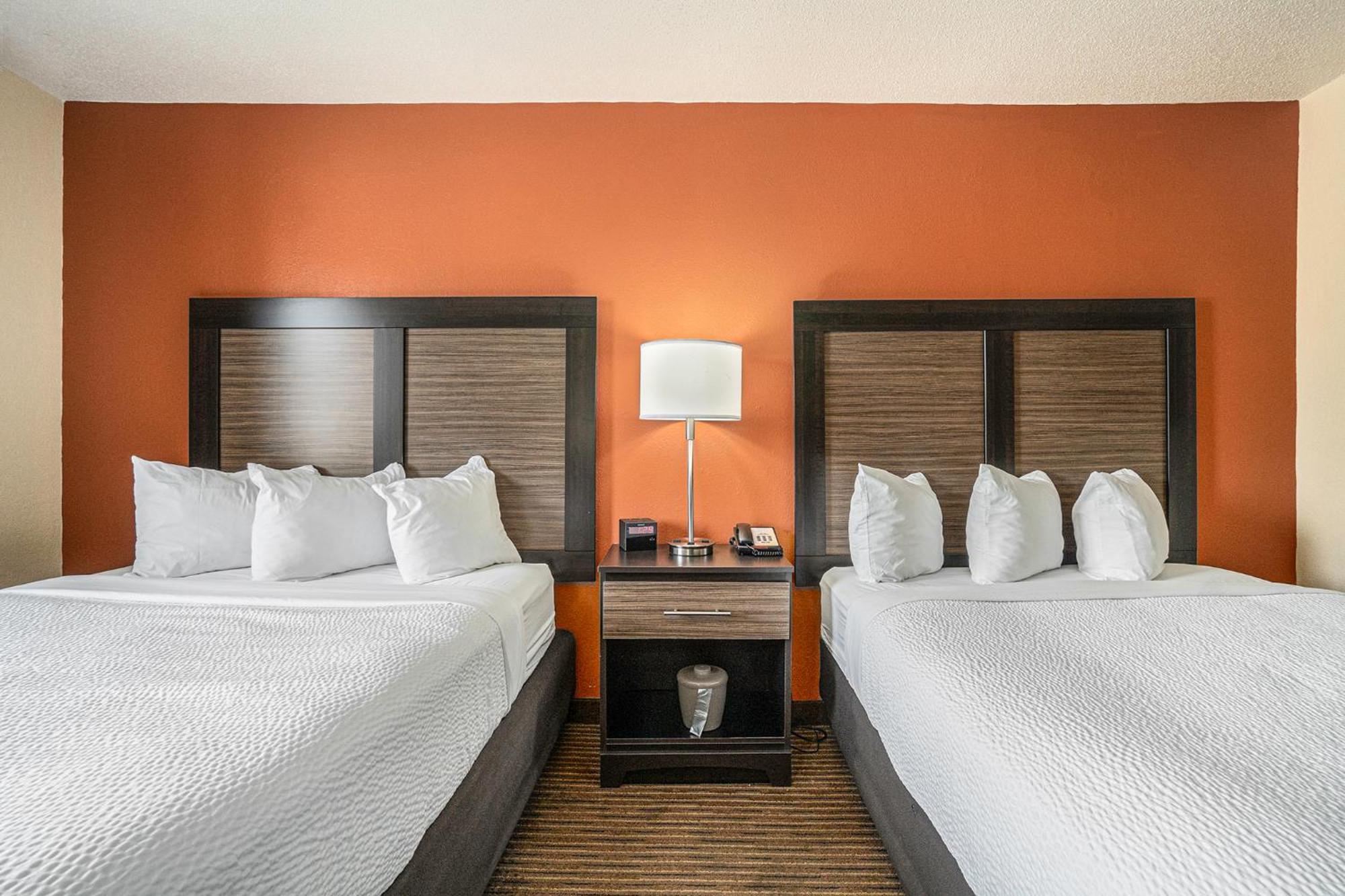 Days Inn & Suites By Wyndham Traverse City Kültér fotó