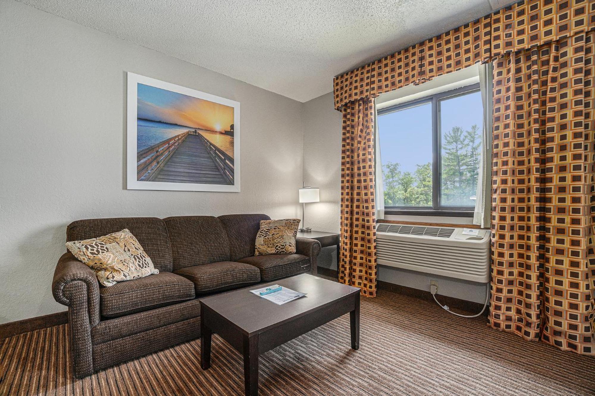 Days Inn & Suites By Wyndham Traverse City Kültér fotó