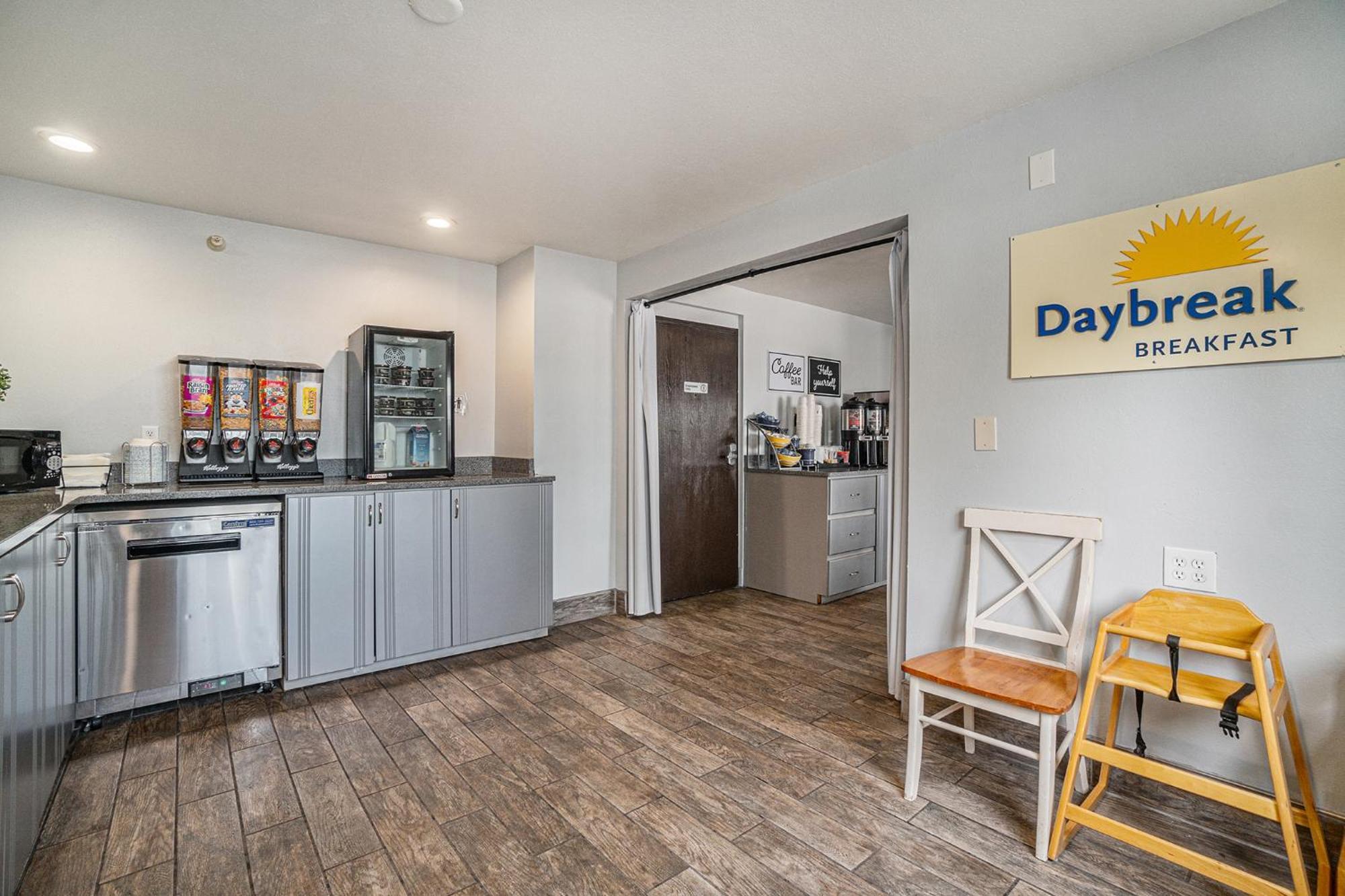 Days Inn & Suites By Wyndham Traverse City Kültér fotó