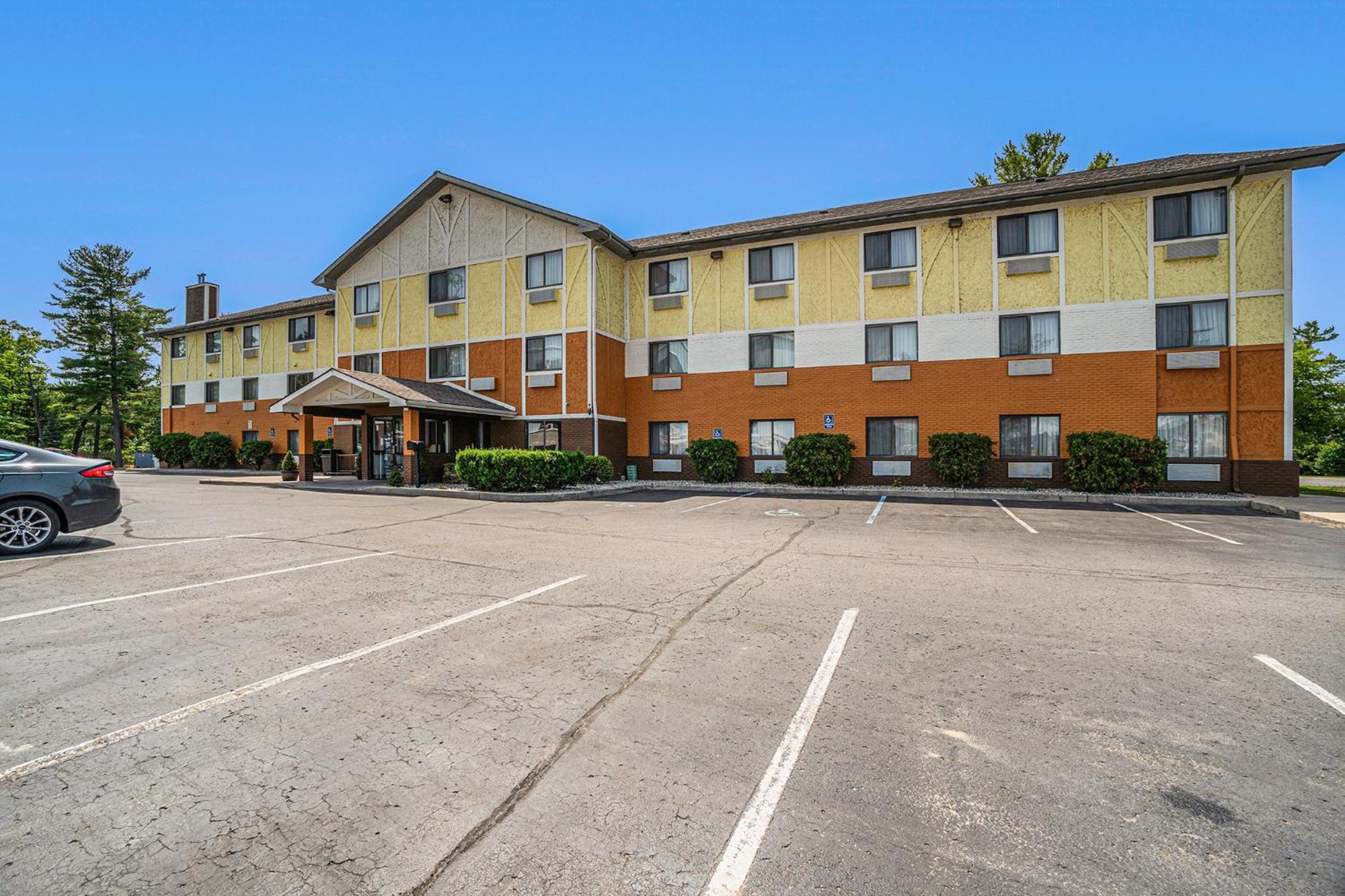 Days Inn & Suites By Wyndham Traverse City Kültér fotó