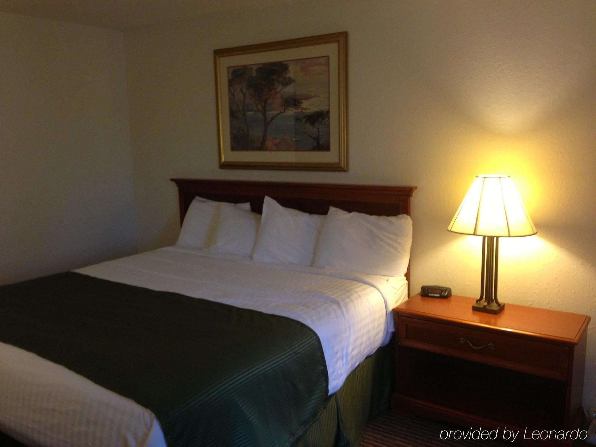 Days Inn & Suites By Wyndham Traverse City Kültér fotó